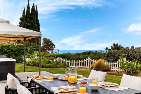 Ocean View Retreat Firepit & Spacious Yard House in La Jolla