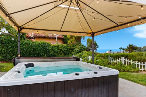 Ocean View Retreat Firepit & Spacious Yard House in La Jolla