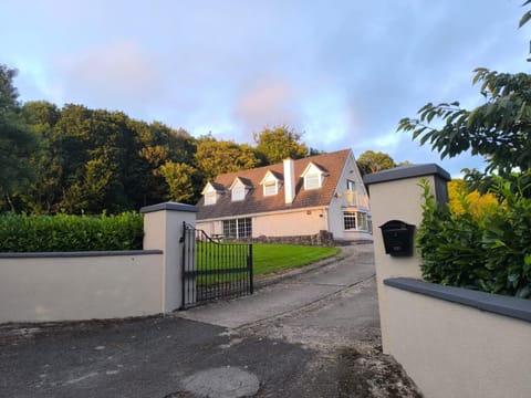 Property building, Garden view, Street view