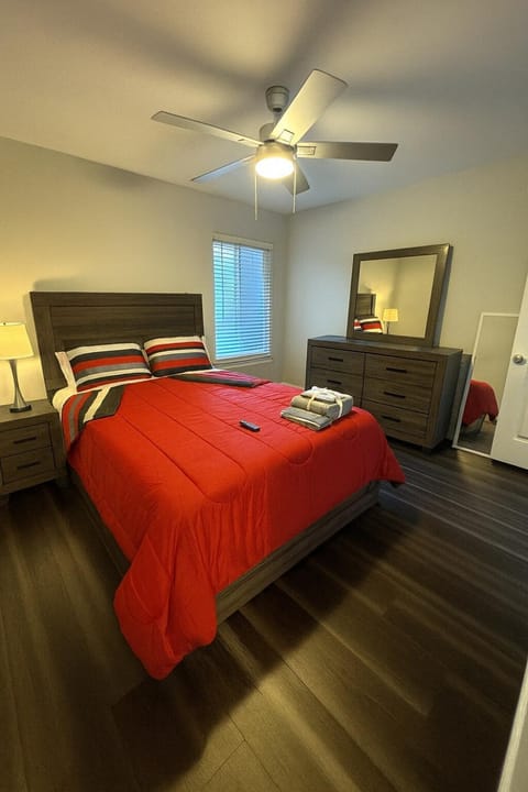 Suburban Retreat 15 Mins to Downtown Detroit House in Southfield