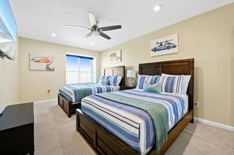 B314 - Coastal Glimpse House in Oceanside