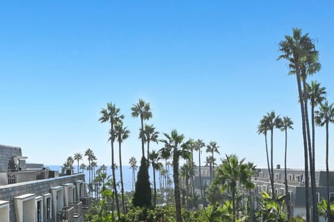 B314 - Coastal Glimpse House in Oceanside