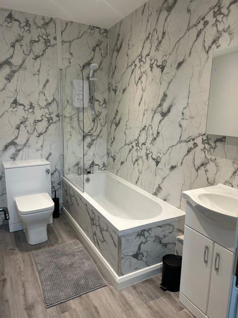 Flat 2 Apartment in Oldham