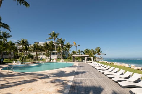 Beach, Pool view, Sea view, Swimming pool, Swimming pool, sunbed