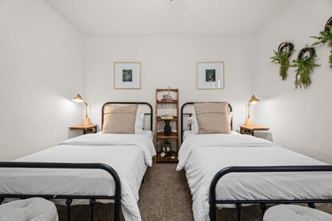 3BR Retreat Near Lackland AFB and SeaWorld House in San Antonio