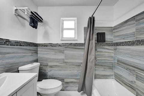 Charming 3 bedroom getaway house in Hollywood Apartment in Hollywood