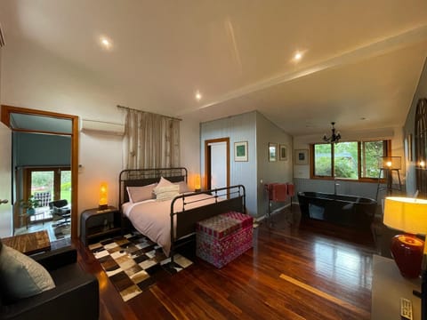 The Studio - Yarra Valley Chalet in Yarra Glen