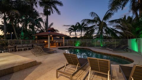 Plantation Luxe Villa 9BR Private Resort House in Plantation