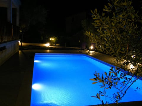 Night, Swimming pool