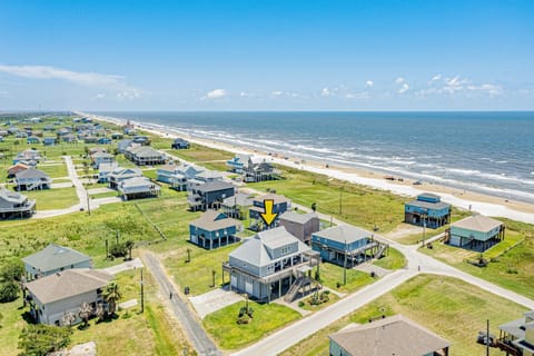 Stunning Gulf Views Hot Tub Group Ready House in Bolivar Peninsula
