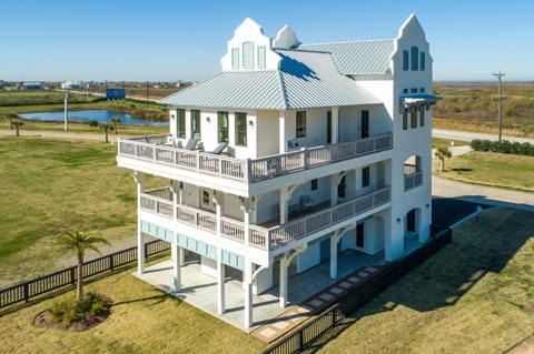 Luxury Gulf Views Pool Exclusive Villa House in Bolivar Peninsula