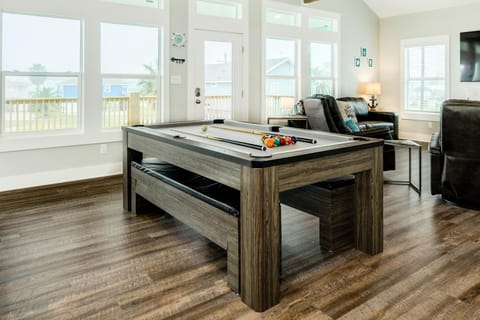 Paradise Steps to Beach Game Room Family Fun House in Bolivar Peninsula