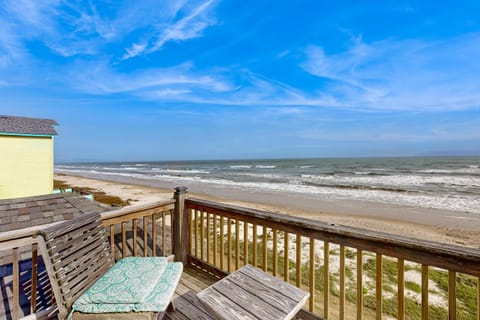 Prime Beachfront Private Gazebo Sleeps 14 House in Bolivar Peninsula