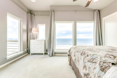 Ultimate Beachfront Sunset Views Sleeps 16 House in Bolivar Peninsula