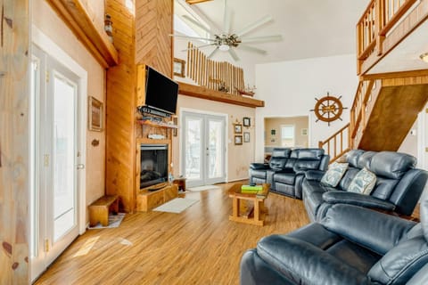 Haven Gulf Views Pet Friendly Sleeps 15 House in Bolivar Peninsula