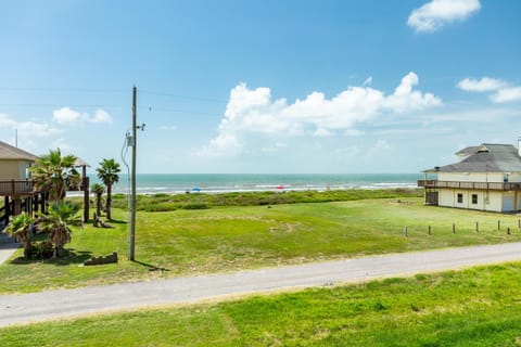 Exclusive Pool Gulf Views Modern Cargo Lift House in Bolivar Peninsula