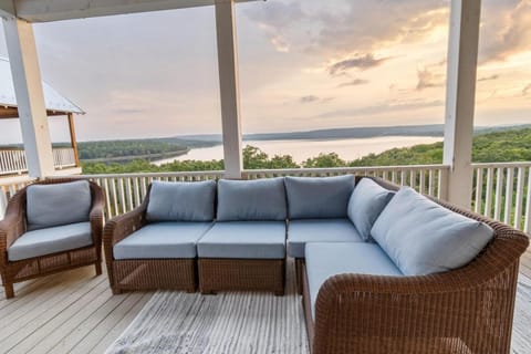 Shore Enough, Carlton Landing, Lakeview for 12 House in Longtown