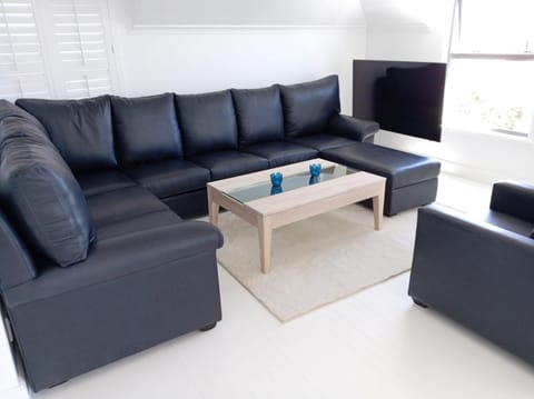 Communal lounge/ TV room, Living room, Seating area