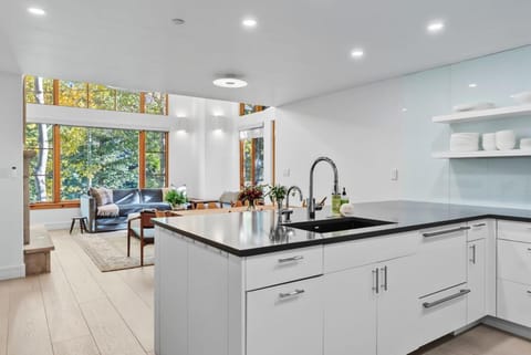 Arrowhead Oasis with Resort Perks and 5 Min Walk to Lift Apartment in Edwards