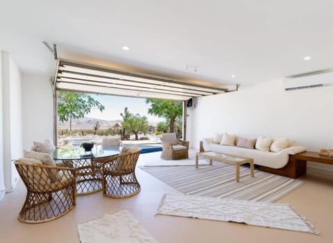 Desert Flora By The Cohost Company House in Joshua Tree