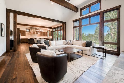 Rising Sun Retreat at Schaffer's Mill by Tahoe Getaways - Luxury Pet Friendly w Air Conditioning House in Sierra Nevada