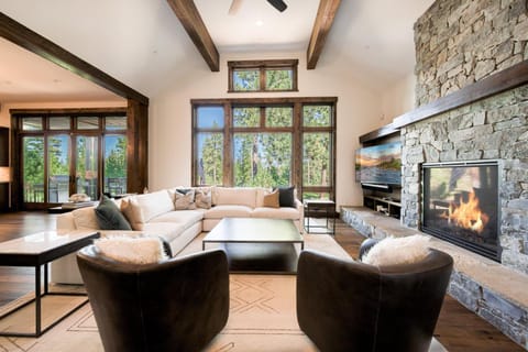 Rising Sun Retreat at Schaffer's Mill by Tahoe Getaways - Luxury Pet Friendly w Air Conditioning House in Sierra Nevada