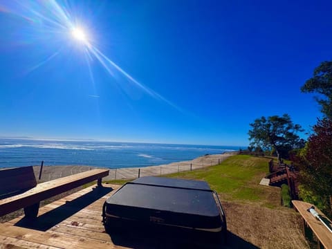 Spectacular Bolinas Oceanfront Retreat House in Bolinas