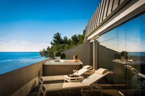 Hot Tub, Balcony/Terrace, Sea view