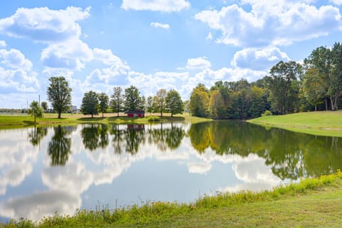 Fish, Unplug and Unwind! Countryside Plymouth Home House in Ohio