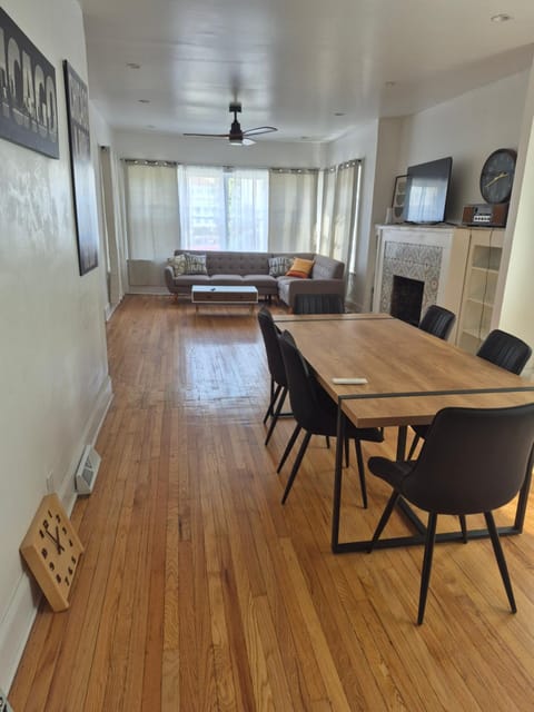 Bluenile House in Chicago