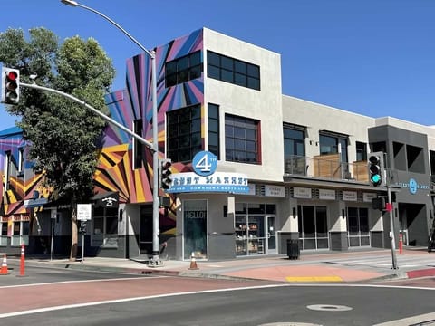 Off site, Day, Neighbourhood, City view, Street view, Location