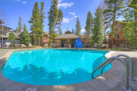 Natural landscape, Garden, View (from property/room), Pool view, Swimming pool