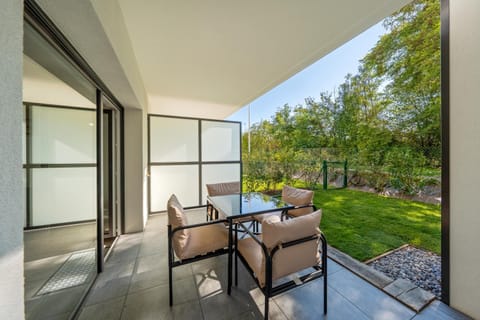 Patio, Day, Garden, Garden, Balcony/Terrace, Balcony/Terrace, Dining area, Garden view