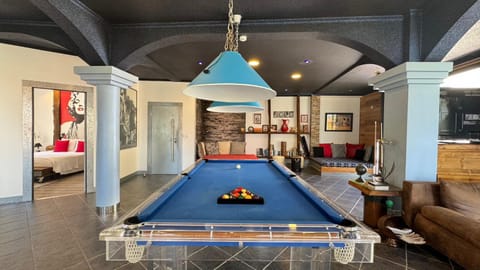 Game Room, Living room