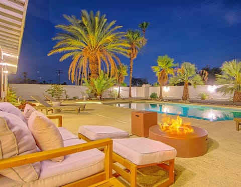 Luxury Escape Villa Game Room Pool MNT views Villa in Palm Springs