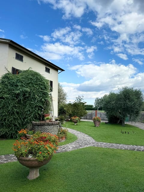 Property building, Natural landscape, Garden, Garden view, Parking