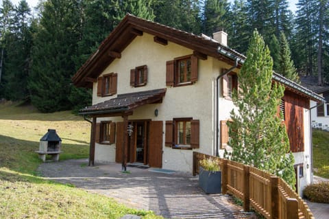 Property building, Facade/entrance, Off site