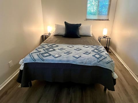 4 Bed Ranch-Fire Pit-Pet & Kid Friendly-King Bed House in Gahanna