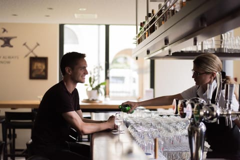 Staff, Guests, Drinks, Alcoholic drinks, Non alcoholic drinks