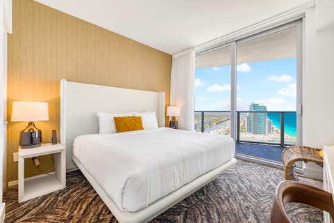 Bed, Seating area, Bedroom