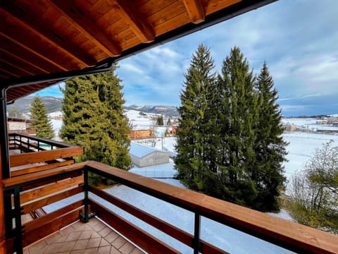 View (from property/room), Balcony/Terrace