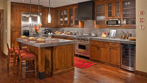 One Steamboat Place #411 Beaver Mountain Apartment in Steamboat Springs