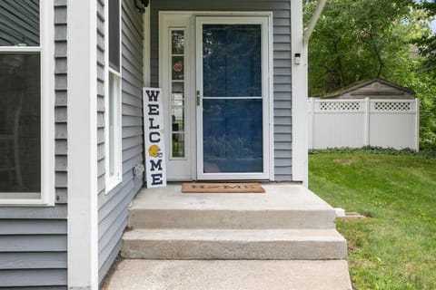 The Victory Lounge - 3B 3BA - Close to ND House in South Bend