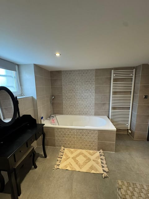 L'oiseau Bed and Breakfast in Metz