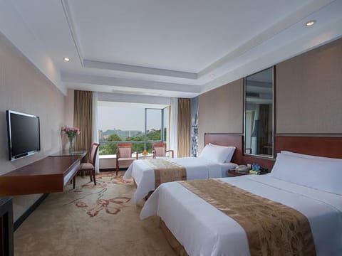 Vienna Hotel Dongguan Houjie Avenue Hotel in Guangzhou