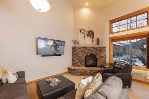 24 Autumn Brook townhouse House in Keystone