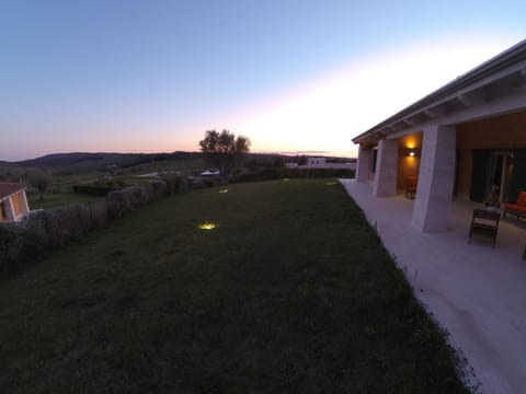 View (from property/room), Garden view, Landmark view