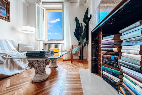 Communal lounge/ TV room, Natural landscape, Library, Library, TV and multimedia, View (from property/room), View (from property/room), Living room, Seating area, City view, City view, Landmark view, Landmark view, Street view, Street view, Quiet street view