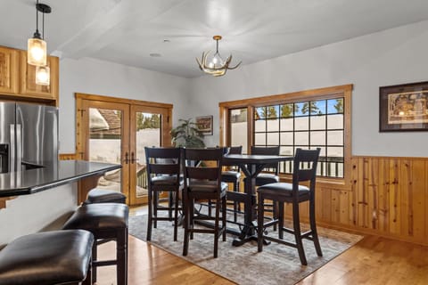 Big Sky Chalet Private Hot Tub plus Mountain Views House in Big Sky