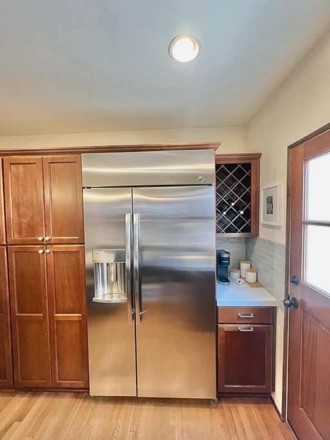 Three Bedroom Home in Long Beach House in Belmont Shore